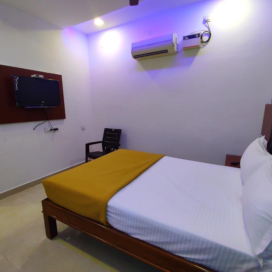 Hotel Db Max Tiruchirappalli Extérieur photo